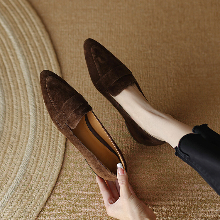 Minimalist Pointed Toe Suede Loafers with Chunky Mid Heel