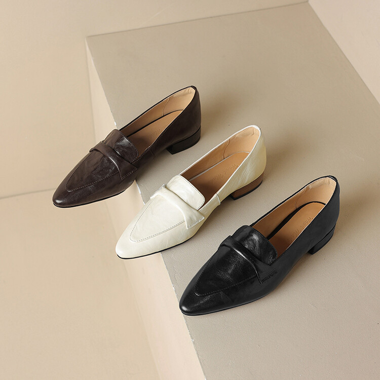 Women's Retro Pointed Toe Chunky Heel Loafers - Sheepskin Slip-On Shoes