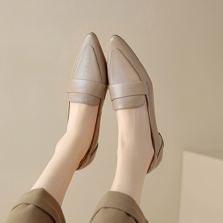 Women's Retro Pointed Toe Chunky Mid Heel Loafers - Image 2