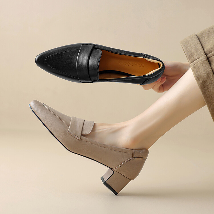 Women's Retro Pointed Toe Chunky Mid Heel Loafers - Image 4
